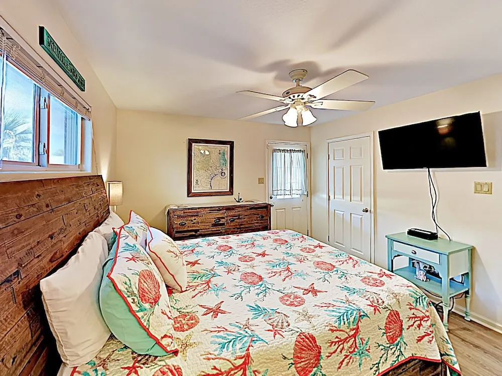 650 Sandpiper Circle Home 3 Bedrooms 2 Bathrooms Home