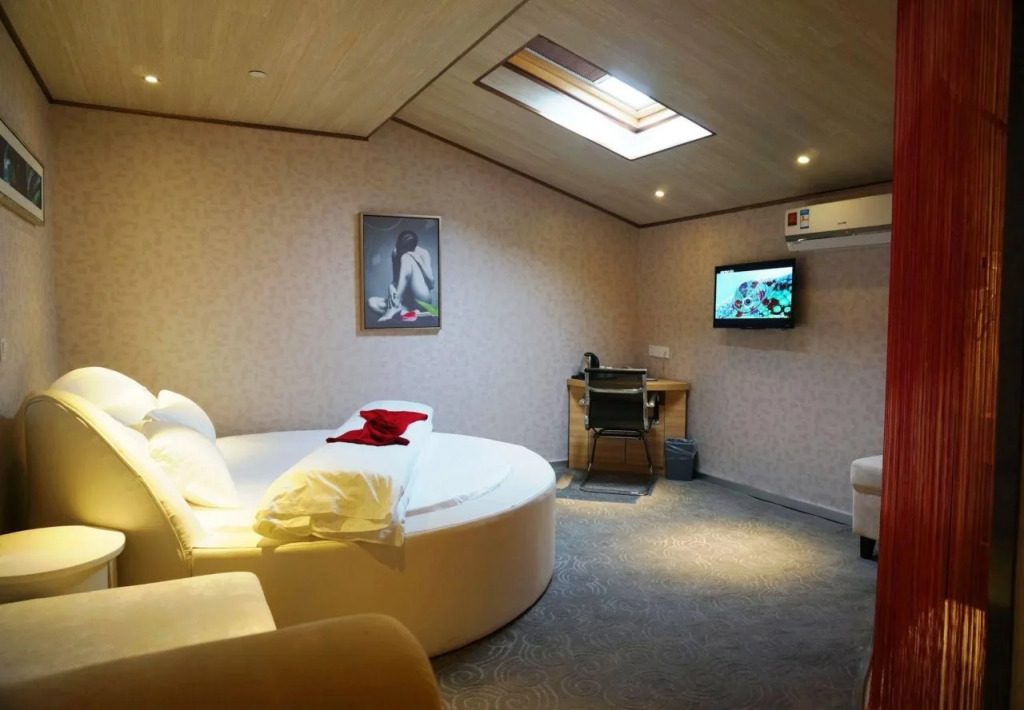 Super 8 by Wyndham Shanghai Songjiang Xincheng Metro Station