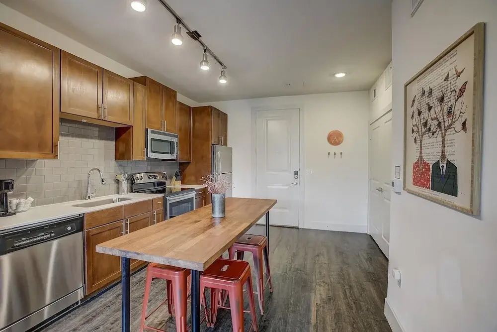 Frontdesk 1 BR Apt Near St. Edwards Park