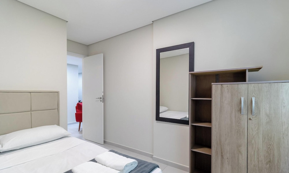 Apt 650m From Ingleses Beach Etd0101