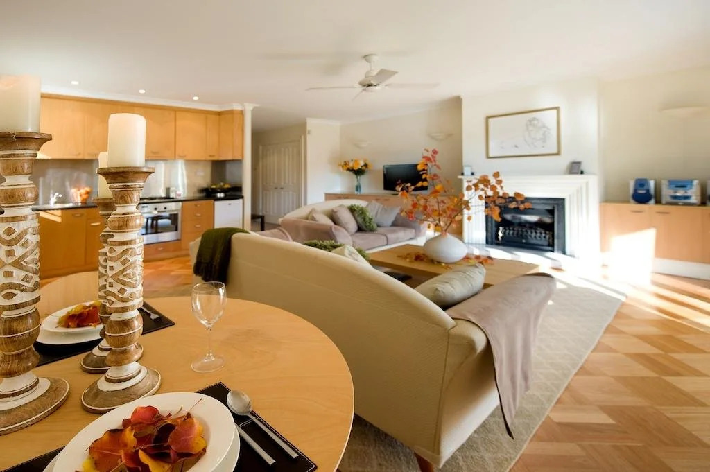 Lakeside Suites