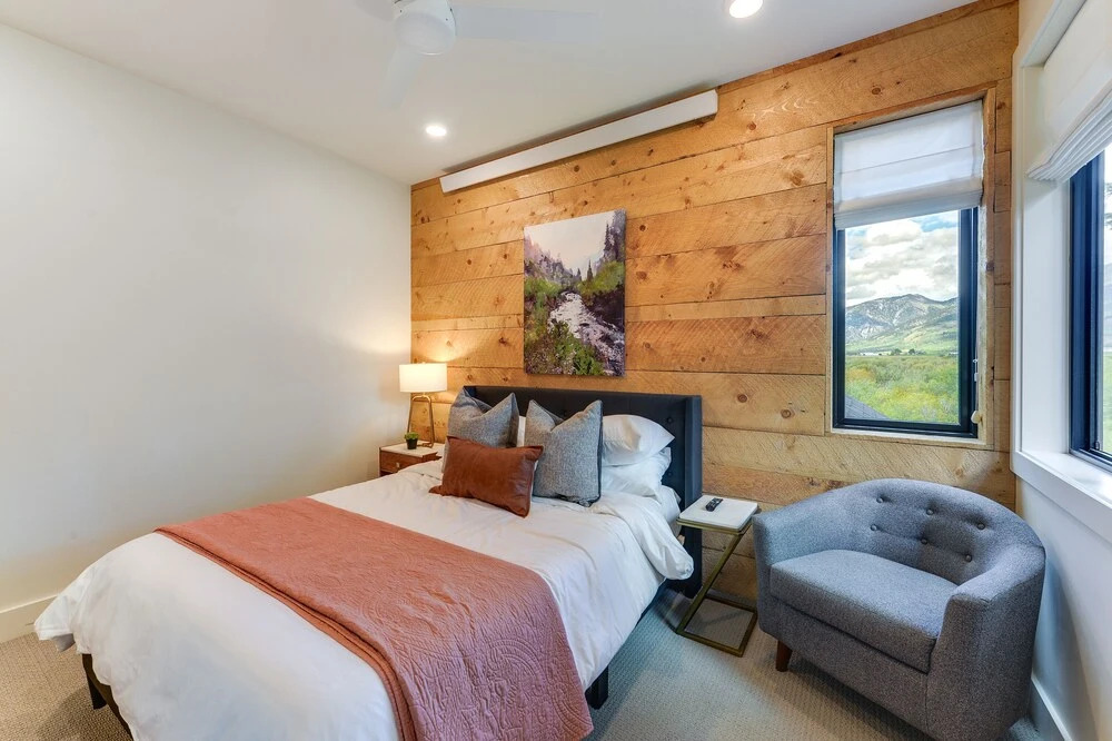 Modern Turnerville Cabin w/ Hot Tub & Scenic Views