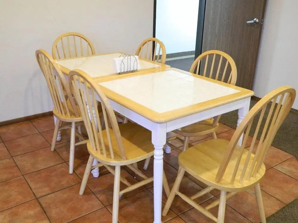 Americas Choice Inn & Suites