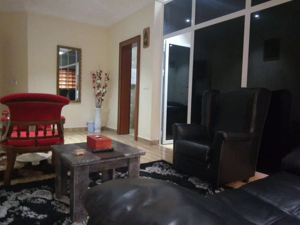 Alim Royal Hotel & Suites