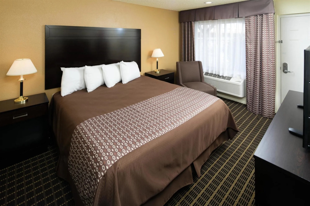 GuestPlace Inn & Suites