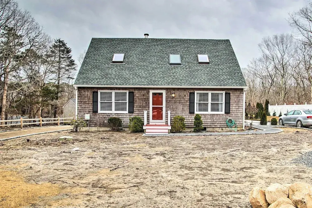 4 Mi to Beach! Family-Friendly Edgartown Escape