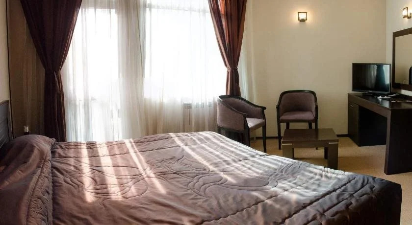 Hotel Ezeroto