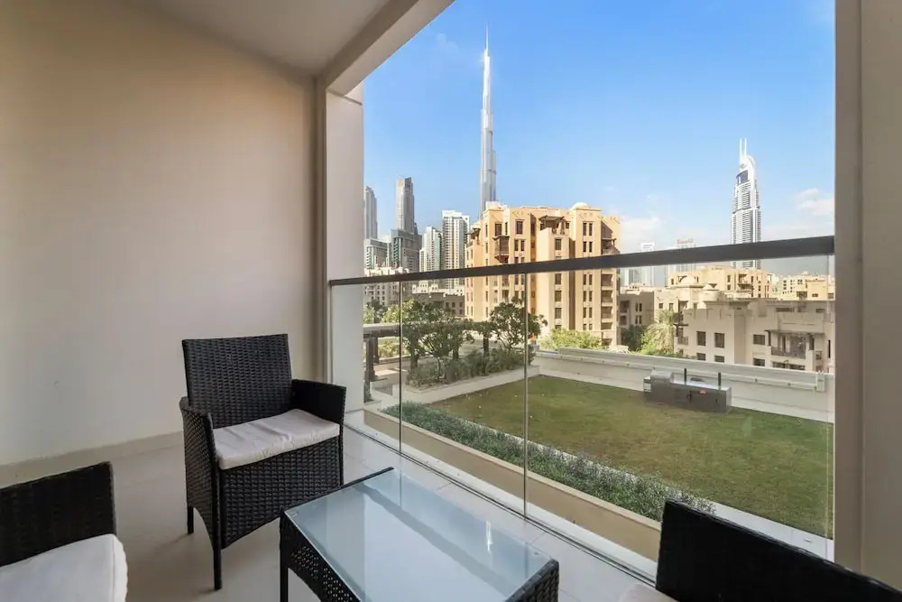 2BR 202 Bellevue Tower 1