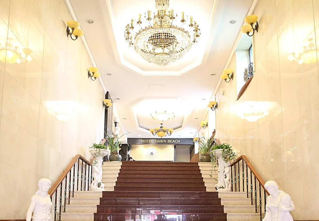 Dawn Beach Hotel