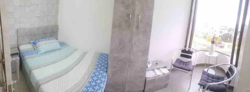 2 Bed Flat - Sleeps 6 - Pets - Pool - Parking