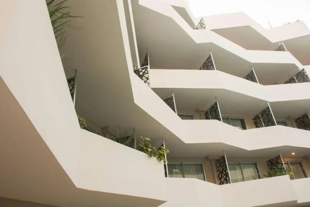G05S Vic Luxury Studio in downtown walking to the beach