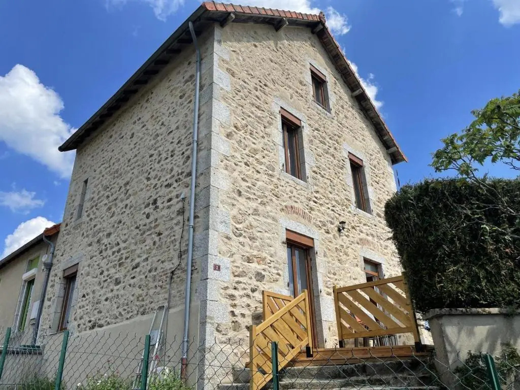 Maison moderne à La Chabanne avec jardin et animaux admis - FR-1-489-341