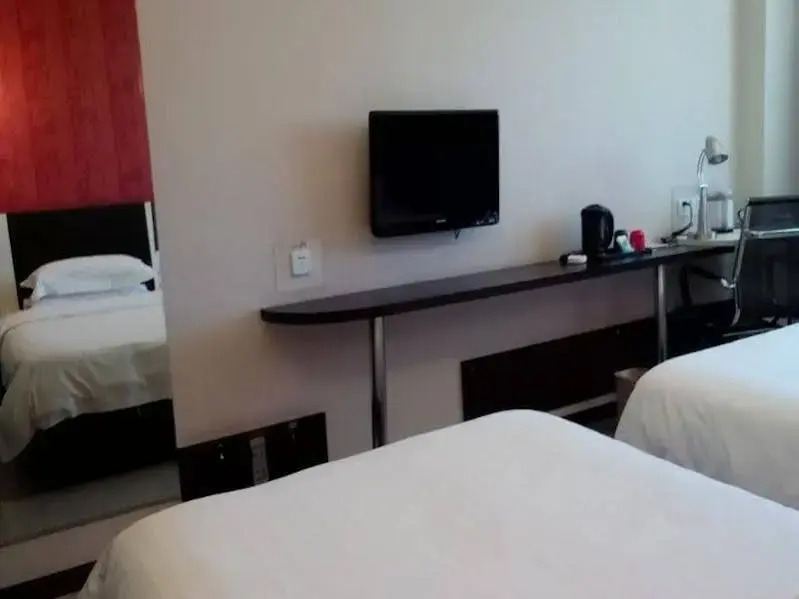 Fairyland Hotel Dongfeng Plaza