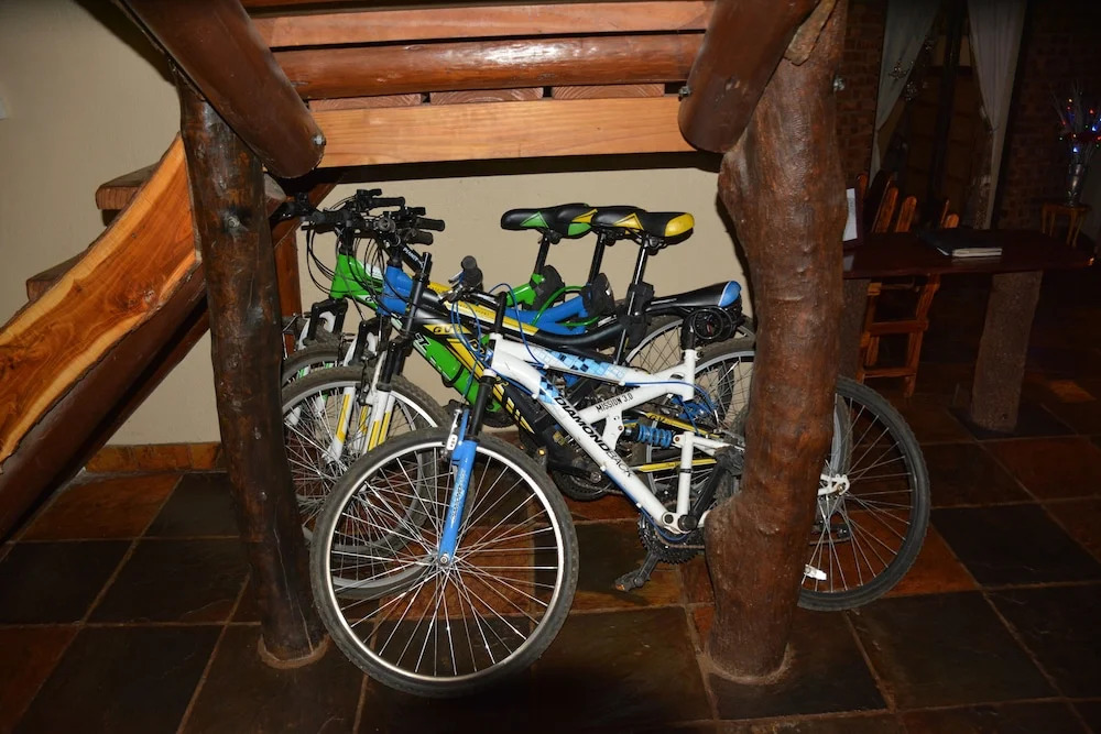 Bona Ngwenya Lodge & Safaris