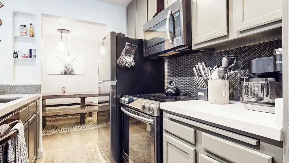 Crestview #40 Chic Condo for 6