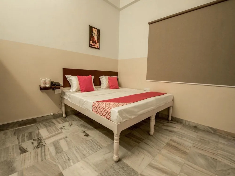 OYO 13790 Hotel Satya Regency