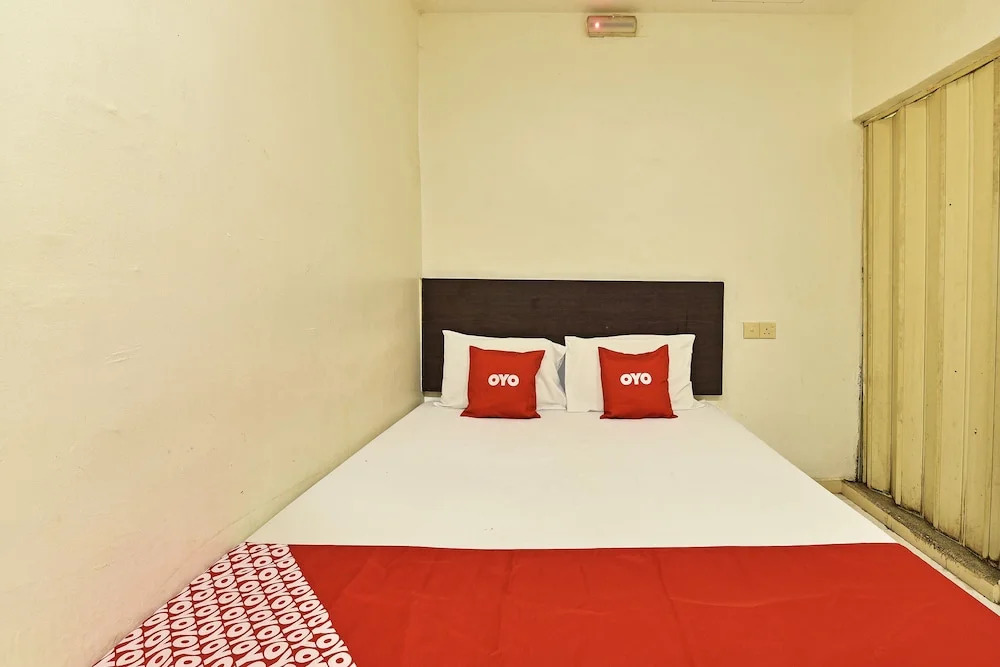 OYO 90806 Rumah Tumpangan Laut Selatan