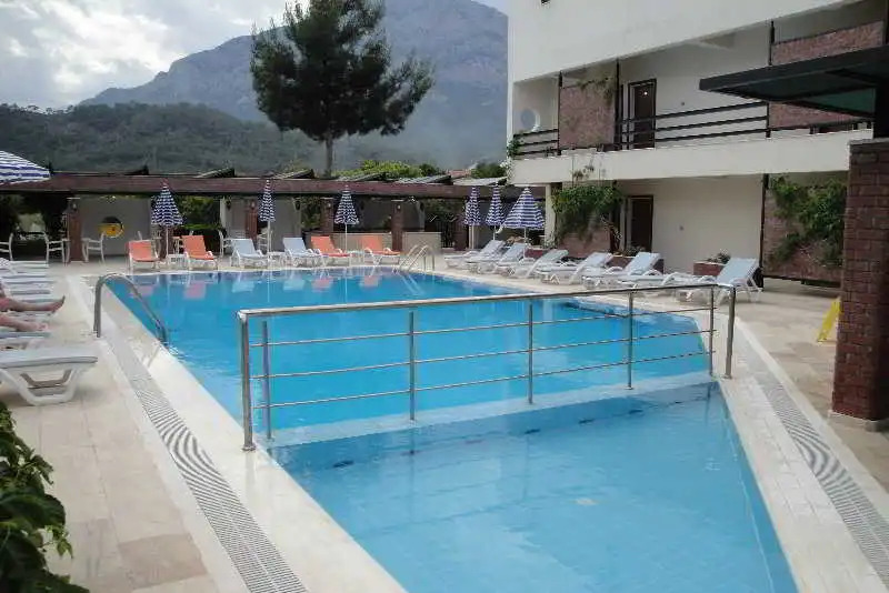 Feronia Hills Hotel