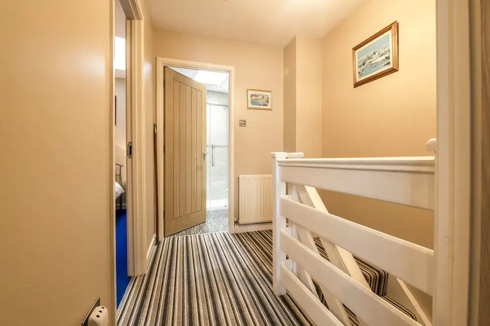 Harry's - 2 Bedroom Holiday Home - Tenby