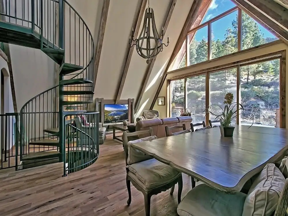 3877 Crest Drive