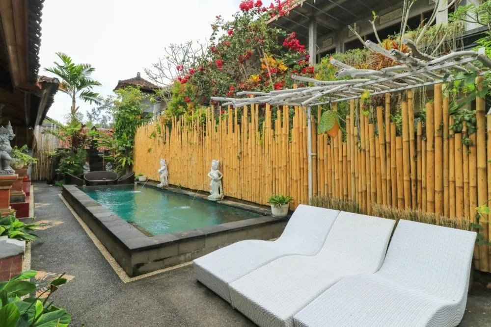 Dira Guest House
