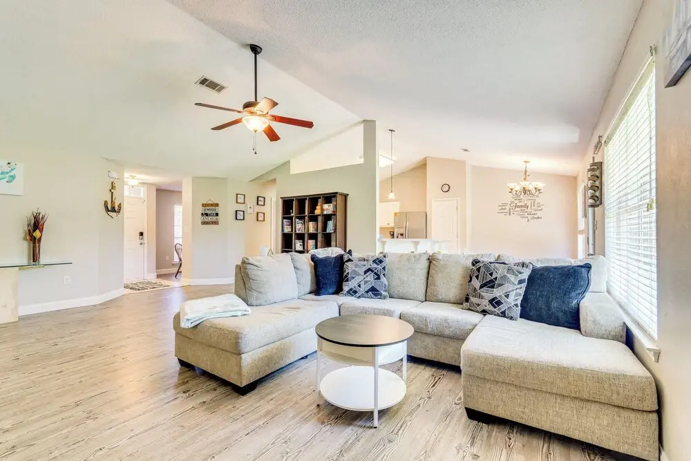 6 Mi to Navarre Beach: Dog-friendly Home w/ Yard