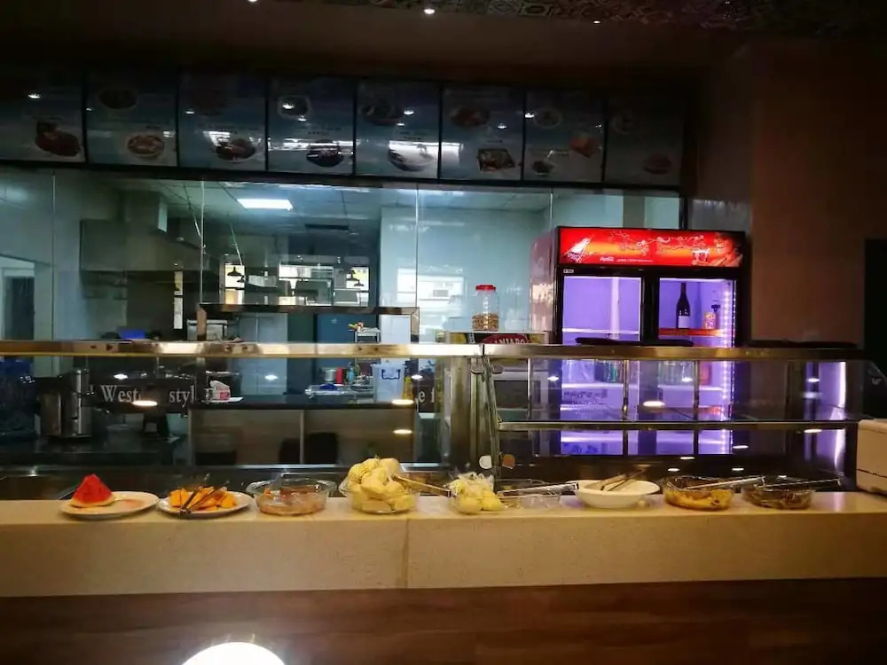Esiya Hotel