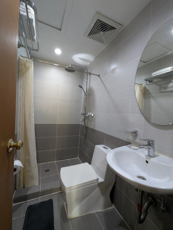 Prince Plaza II Condotel