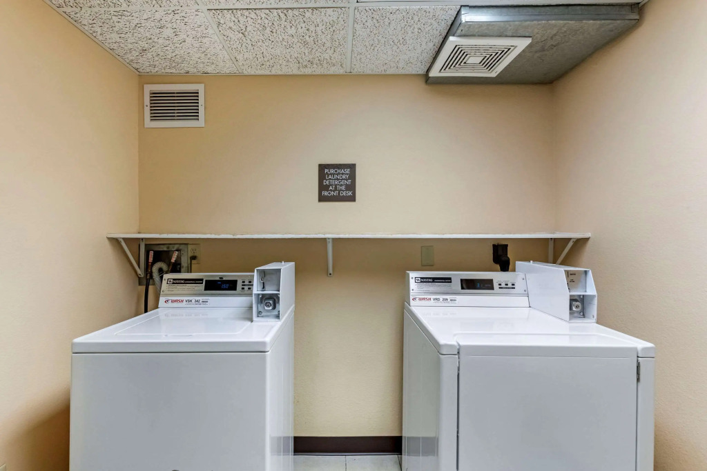 Comfort Inn & Suites Jackson - West Bend