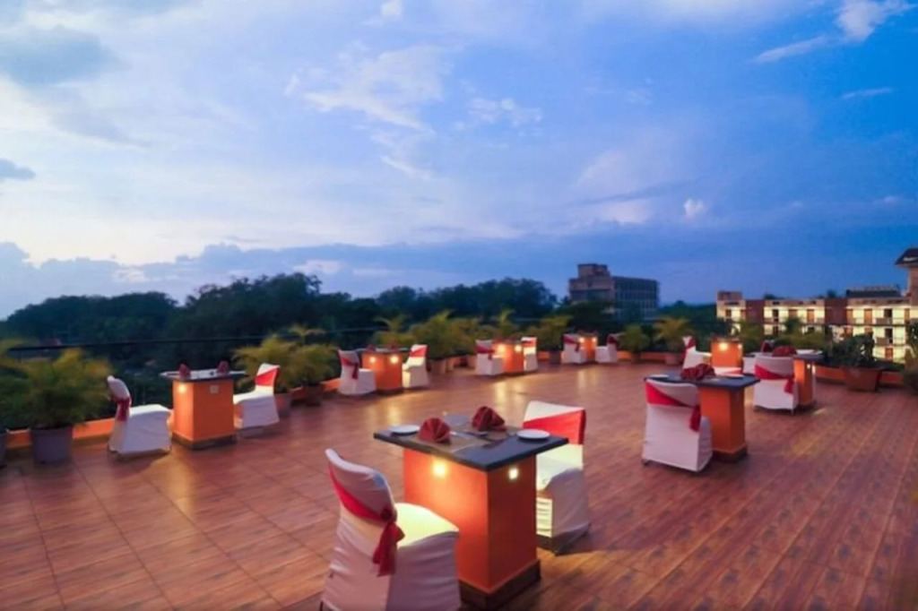 Dewdrop Le Seasons Beach Resort