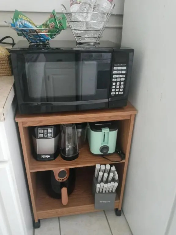 Cherry Street Vintage Apartment-Free Parking!