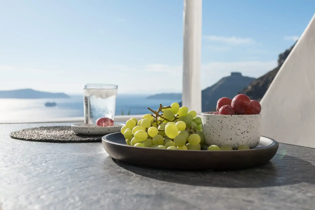 Porto Fira Suites