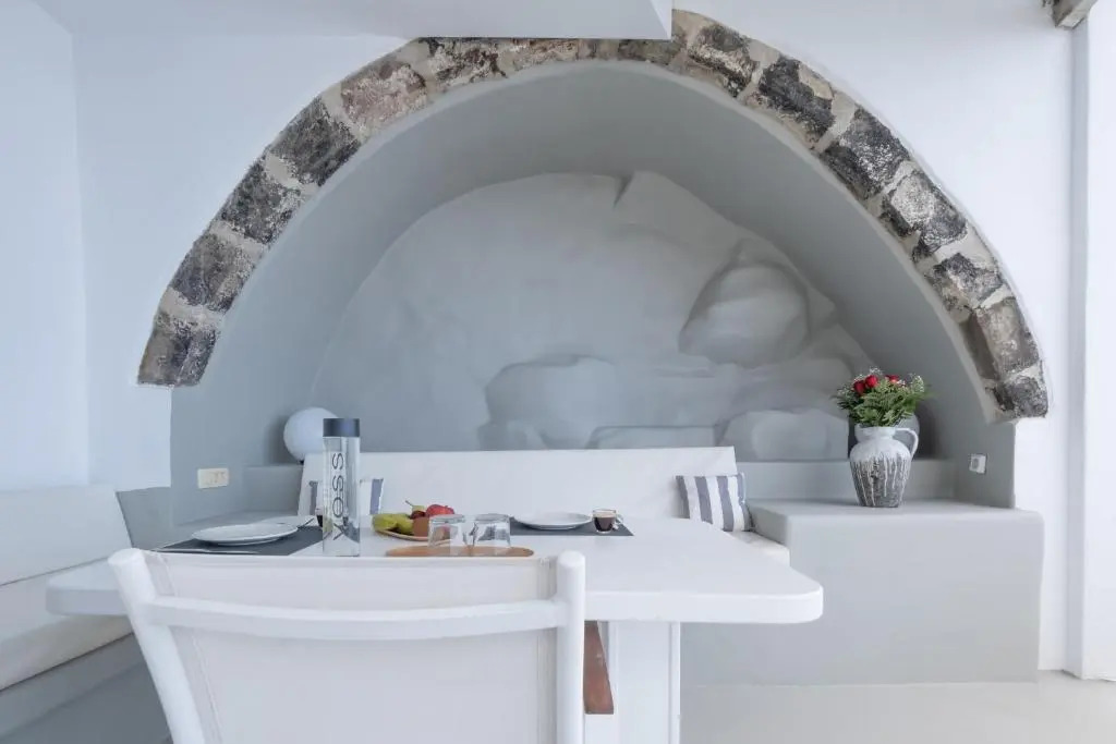 Elia Cave Suites