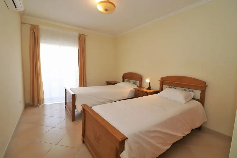 Lovely 2 -bedroom Vacation Apartment In Quarteira