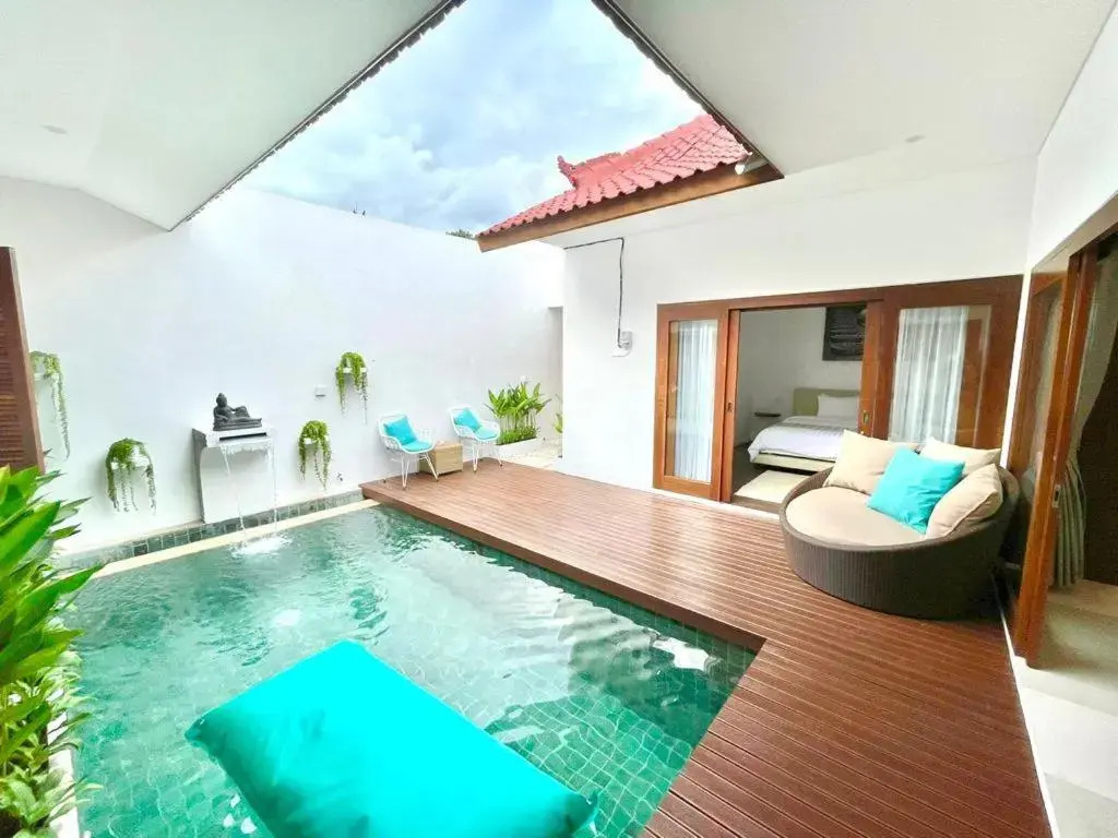 King Bed Pool Villa Paradise - North Seminyak