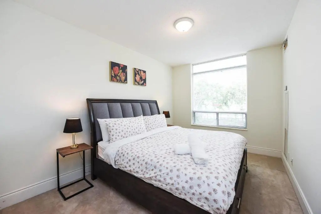 PlanURstay - Amazing 2BR & 2BTH - Near Square One Mall