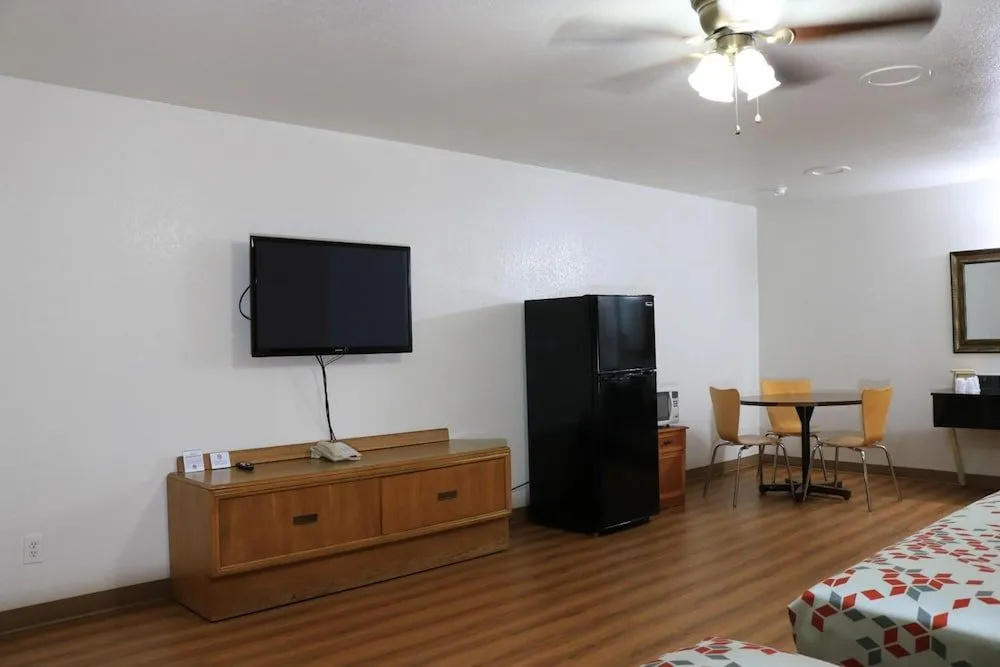 Heritage Inn & Suites