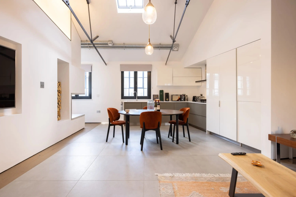 Contemporary One Bedroom Apartment - Borough