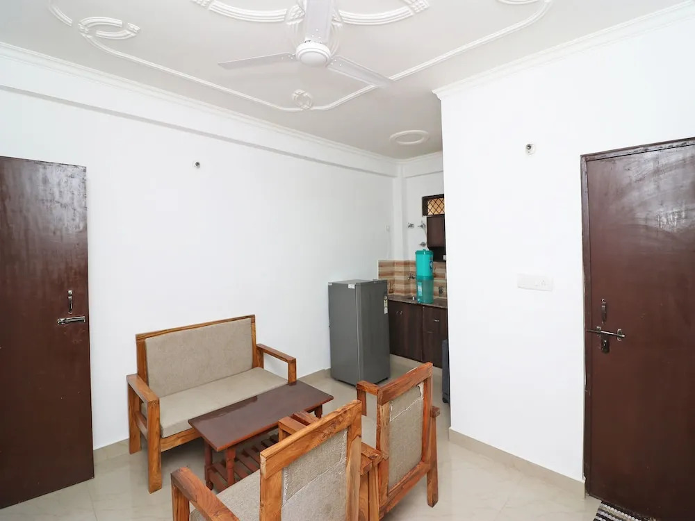 OYO 14058 Home Cozy 1BHK Cottage Bhimtal Haldwani Road
