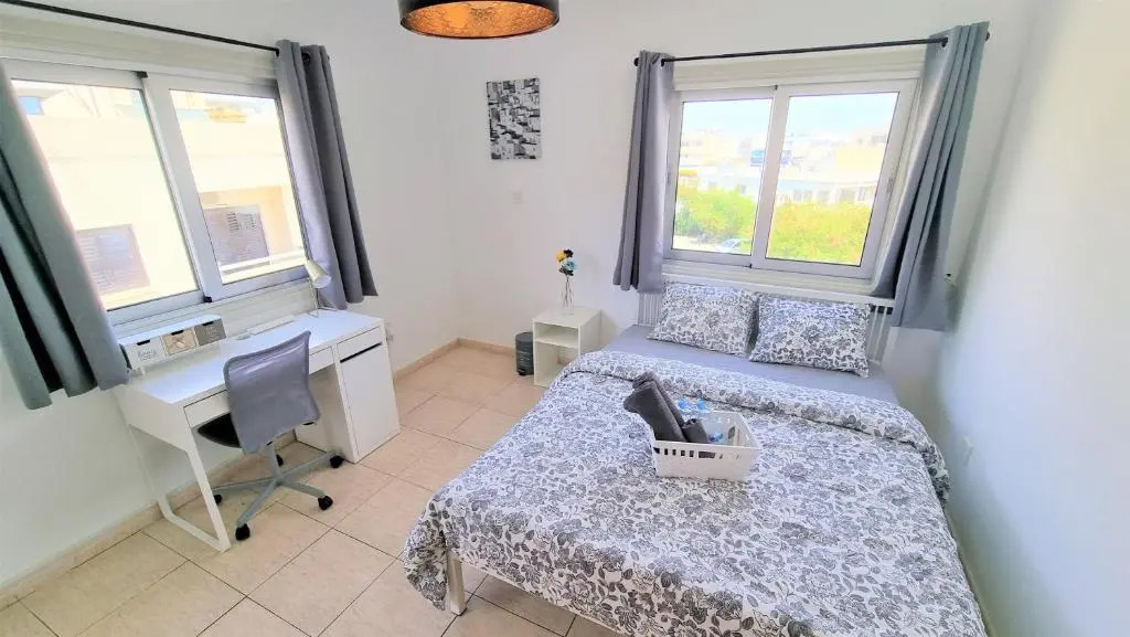 Comfy and Exquisite ROOMS in a Shared 3BR Apartment Near Main Harbor, City Center