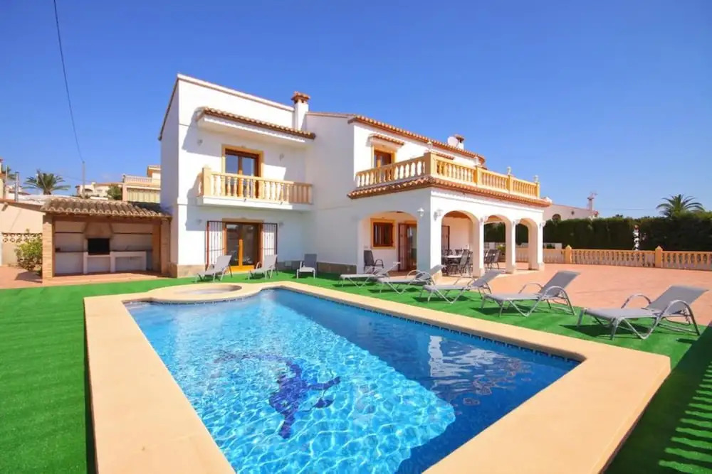 Villa - 6 Bedrooms with Pool and WiFi - 106408