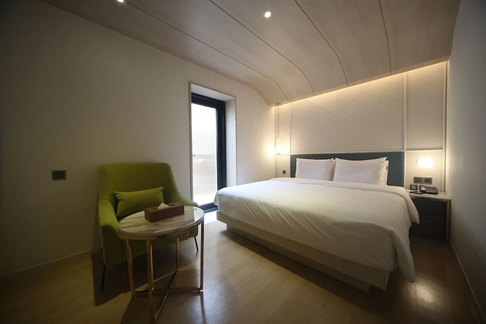 H Avenue Hotel Minam