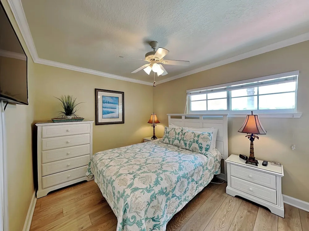 Barefoot Beach Resort B-201 by Distinctive Beach Rentals