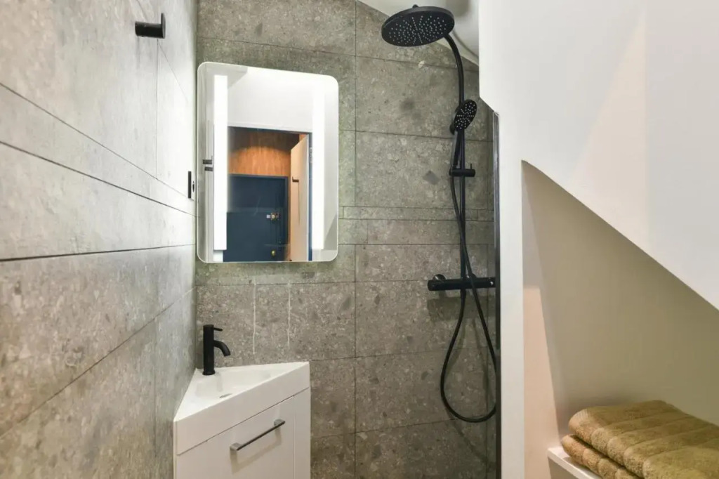 141-Suite Klein, townhouse style APT, Marais, Paris