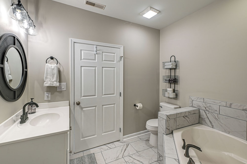 Bay-n-beach! Comfy Coastal Condo in Lewes!