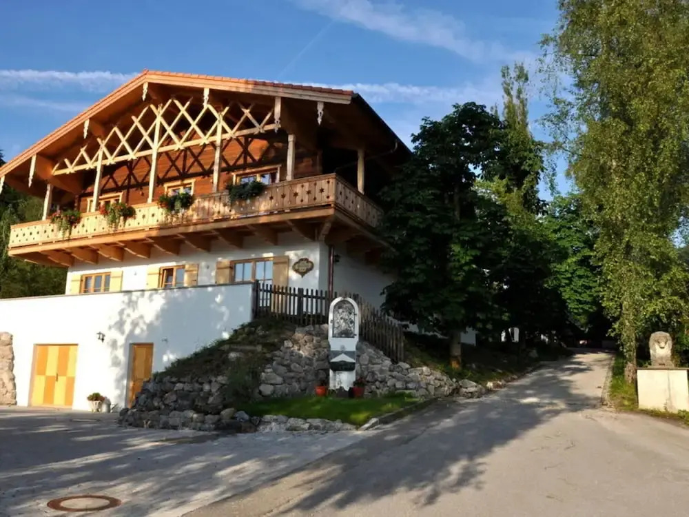 Chestnut in Chalet Bergerhoh