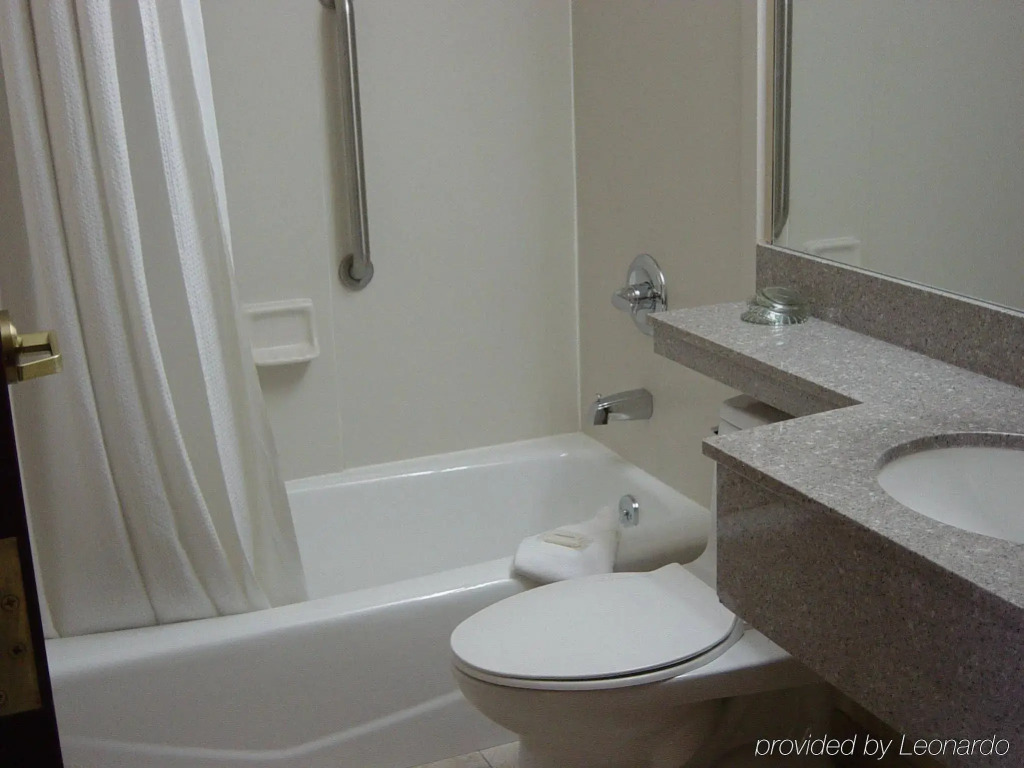 Holiday Inn Express Kennedy Airport