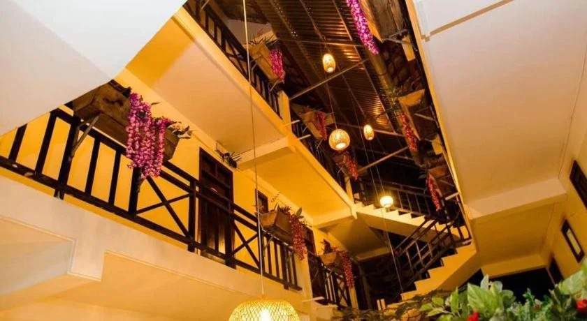 TRUC LAM HOTEL
