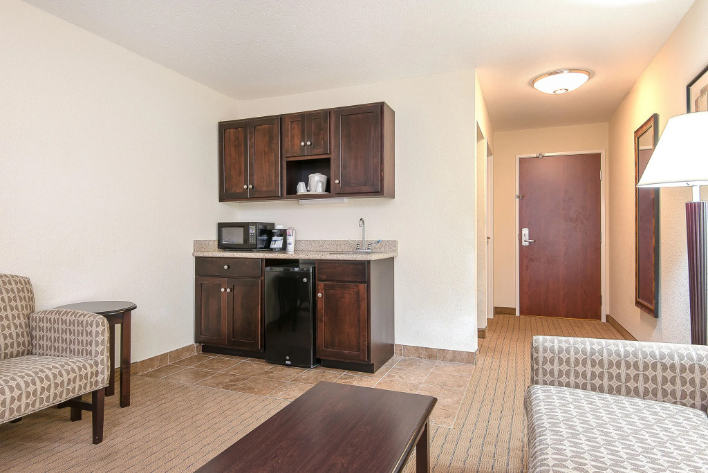 Holiday Inn Express and Suites Lafayette East by IHG