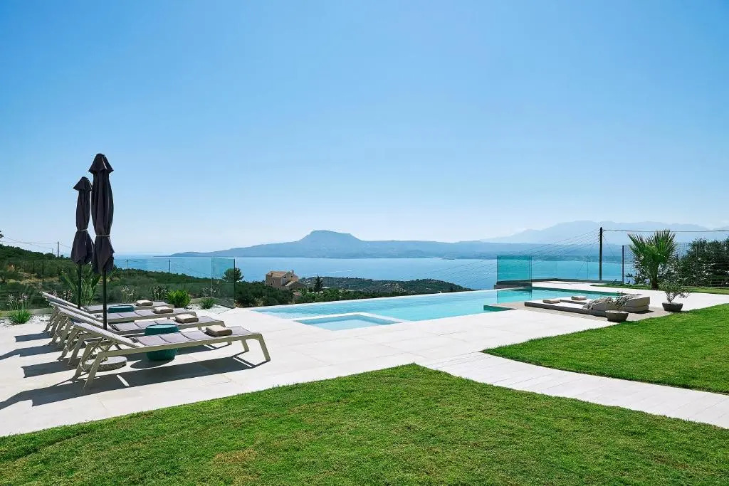 Villa Niolos II